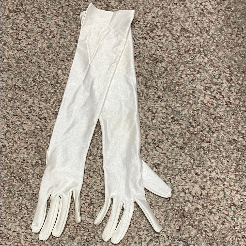 Elegant White Opera Gloves